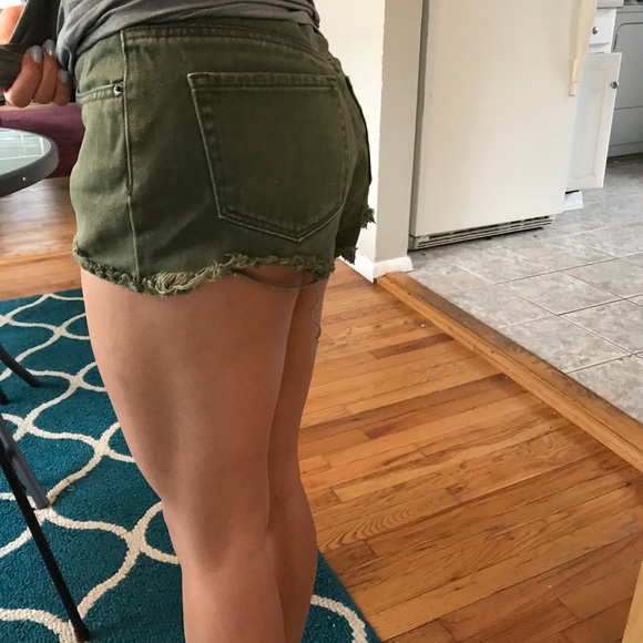 *GOING TO GOODWILL TMRW!* Brandy Melville shorts - Picture 5 of 5